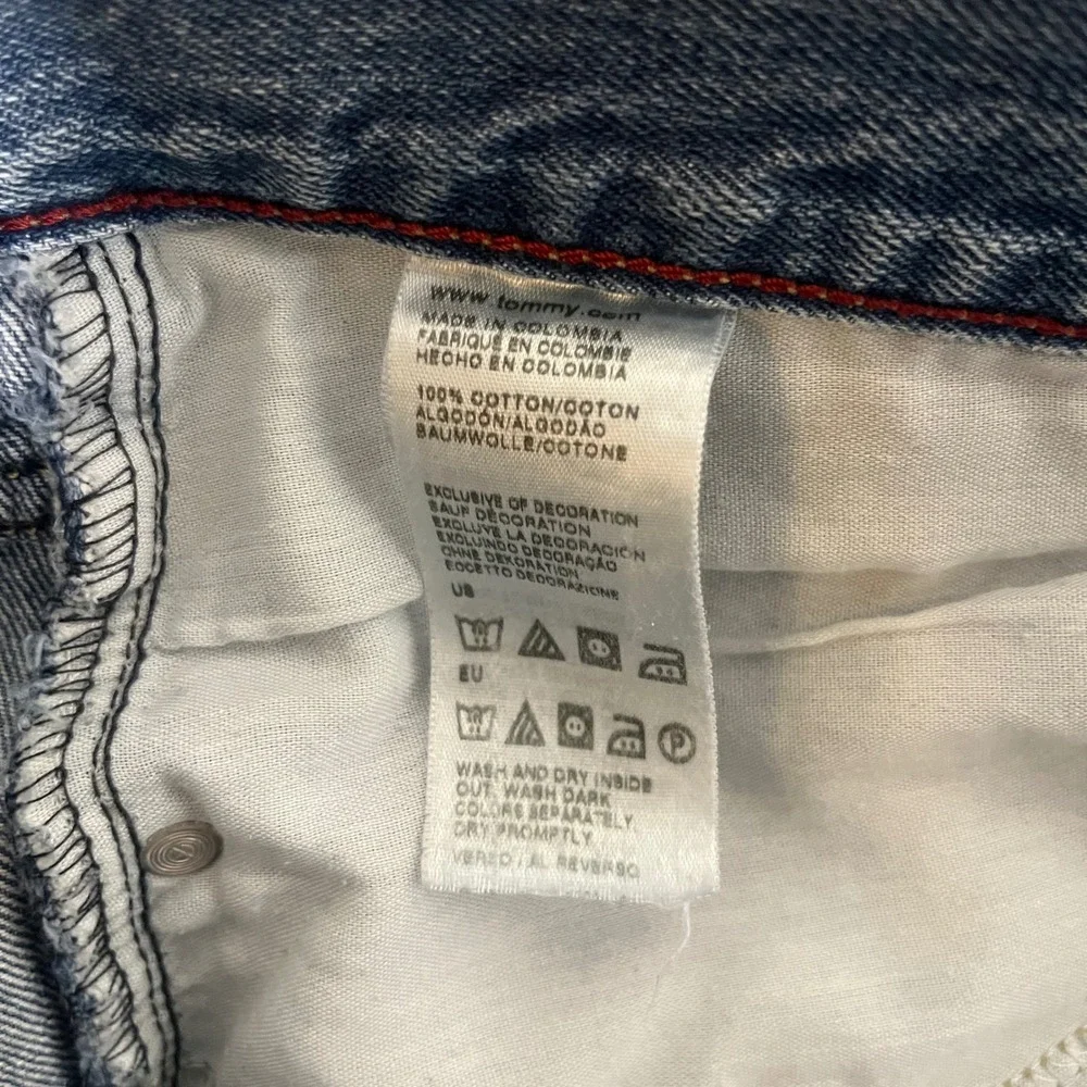 Tommy Hilfiger Men Relaxed Fit Freedom Jeans 30x32 Meas 32x30.5 Denim Streetwear